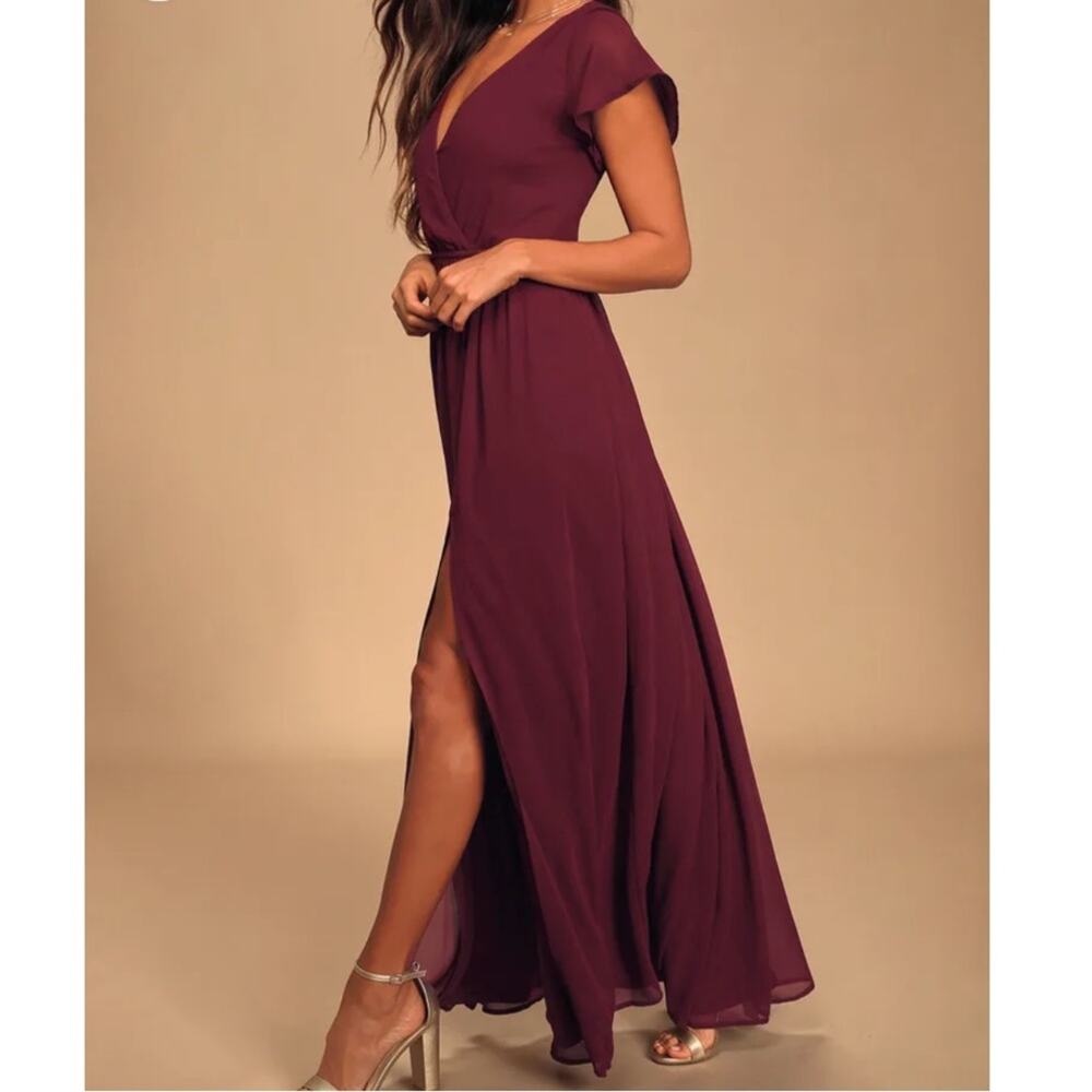 Lulu’s Lost in the Moment Maxi Gown Burgundy Bridesmaid Dress Size Small NWT
